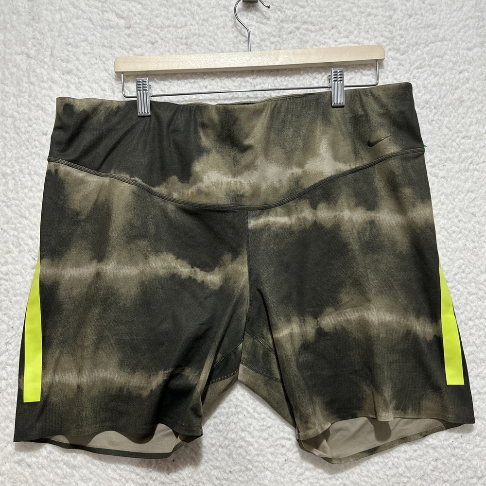Nike Women's Size 2X One Luxe Dri-FIT‎ Mid-Rise 7" Tie Dye Training Shorts